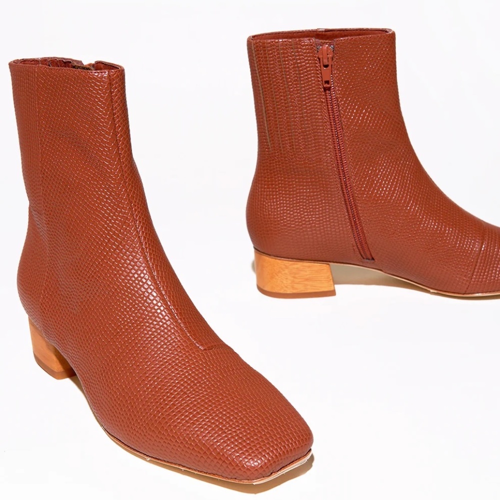 NWT Charlotte Stone Boots- Size 8, Henri Boots